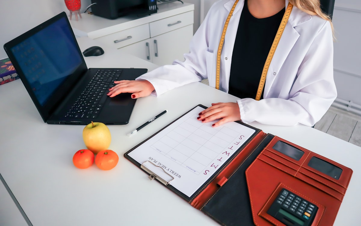 Reading nutrition articles